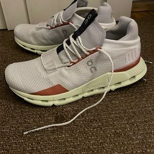 On CloudNova Size 8 women’s sneakers.    Color white/limelight